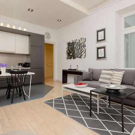 Western Side Of Vistula River Apartment Radna By Noclegi Renters Varsavia Esterno foto
