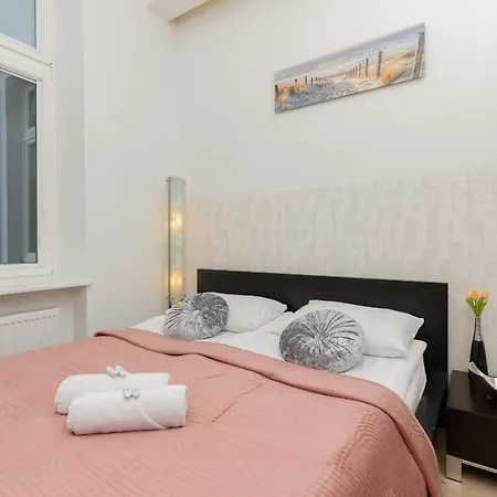 Western Side Of Vistula River Apartment Radna By Noclegi Renters Varsavia Esterno foto
